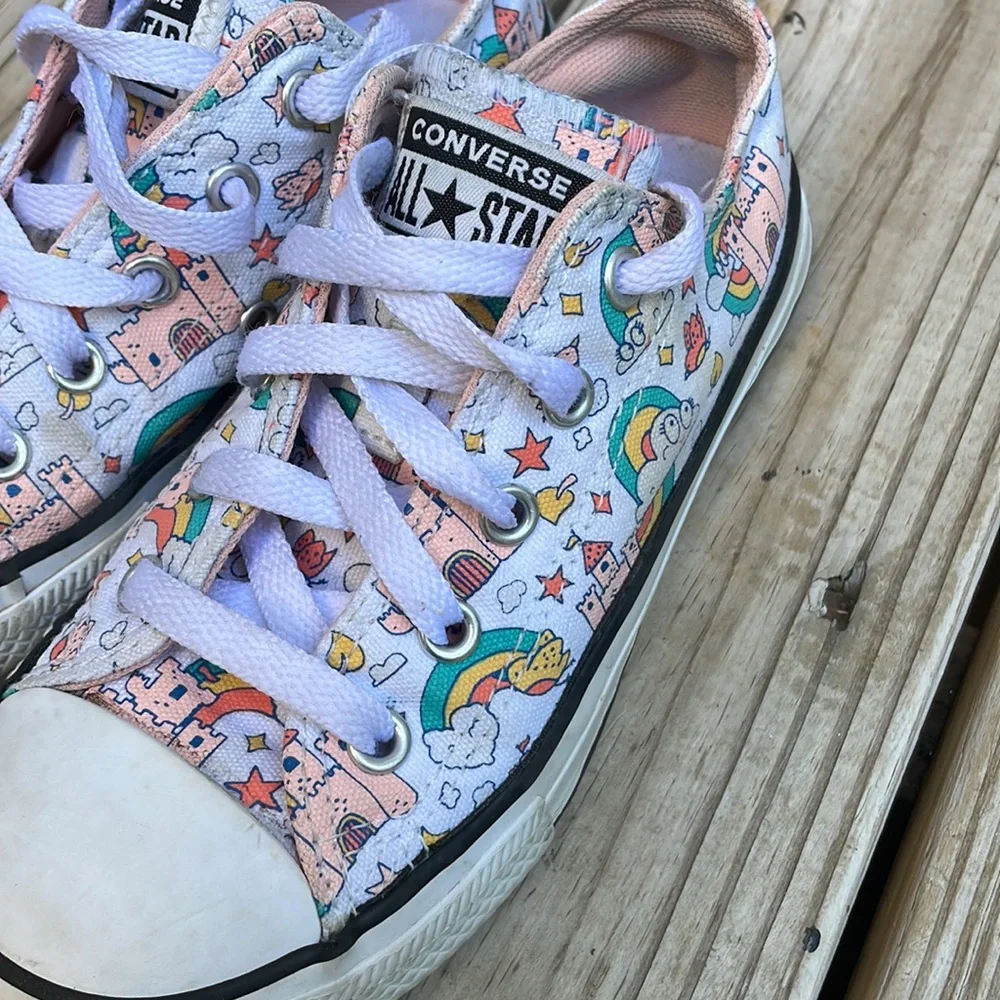 🌈🏰 Converse Chuck Taylor All-Star Rainbow- Castle Sneakers Size Youth 13